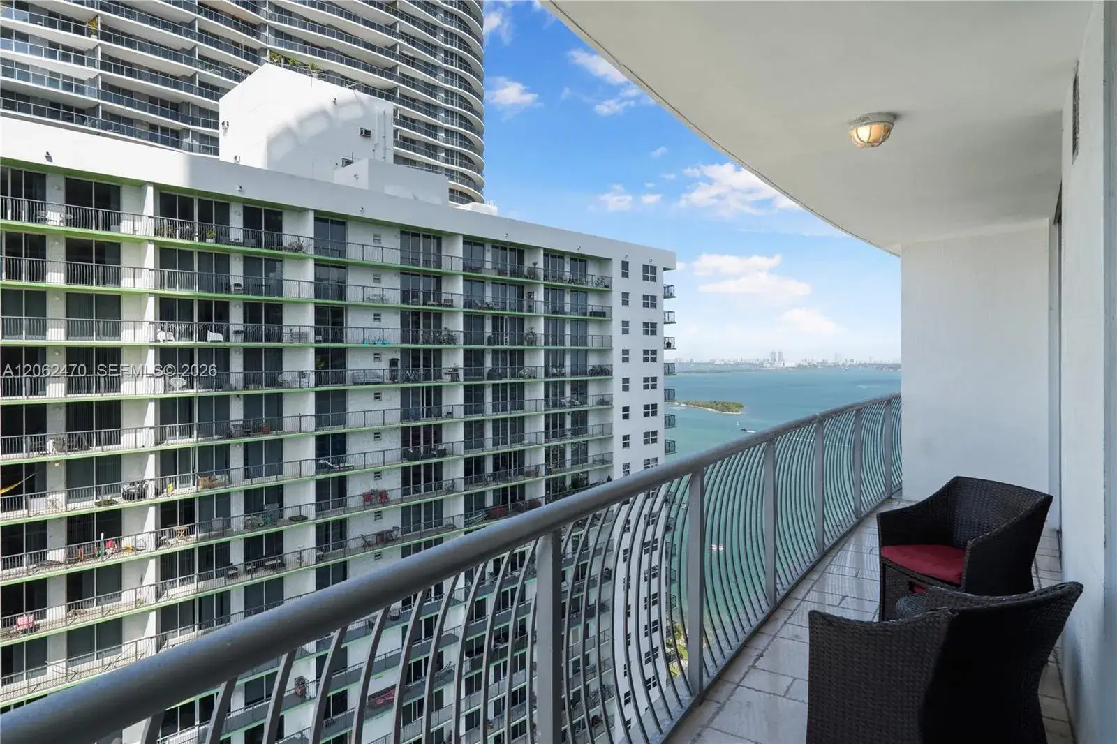 1 bedroom 1 bath Residential Lease for rent at 1750 N Bayshore Dr # 3409, Miami FL 33132