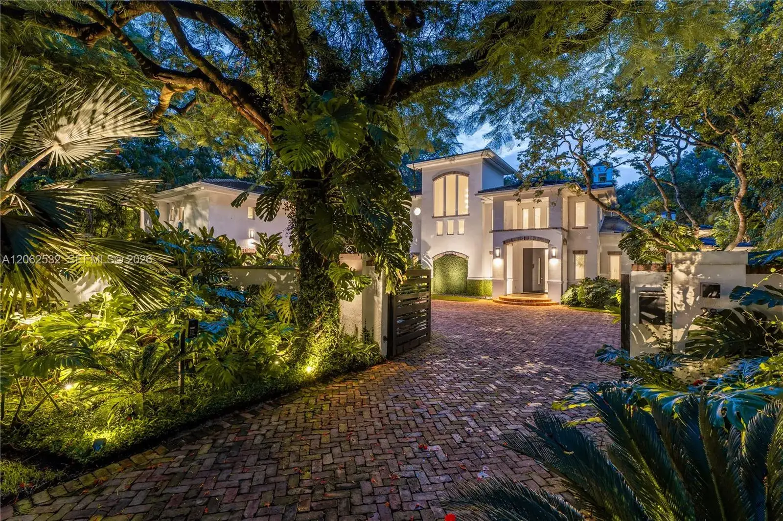 6 bedroom 6 bath Residential for sale at 2820 Brickell Ave, Miami FL 33129