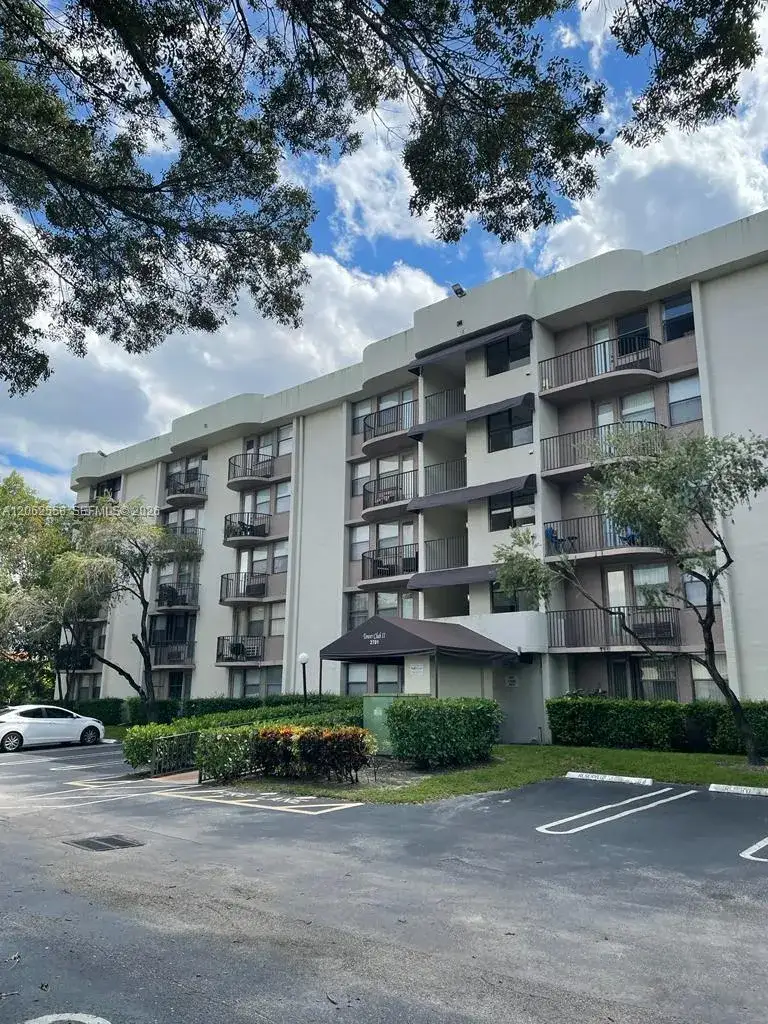 1 bedroom 1 bath Residential for sale at 2771 Riverside Dr # A, Coral Springs FL 33065