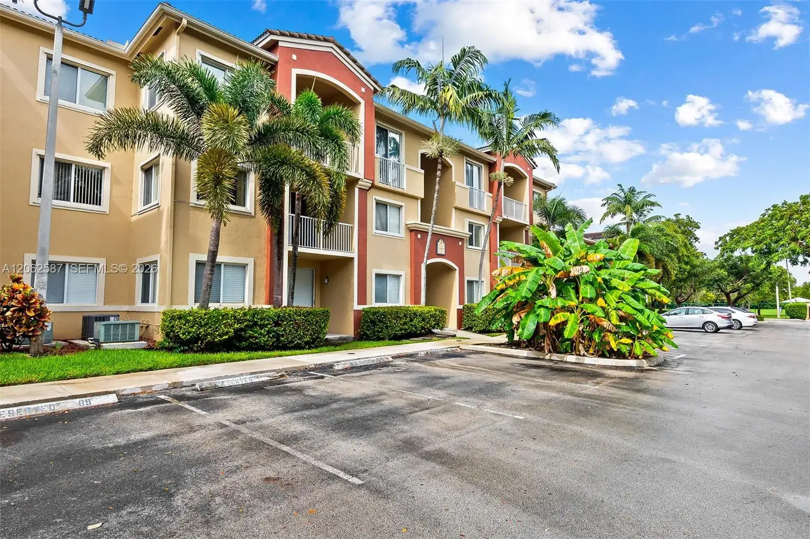 7085 Nova Dr # 330, Davie FL 33317