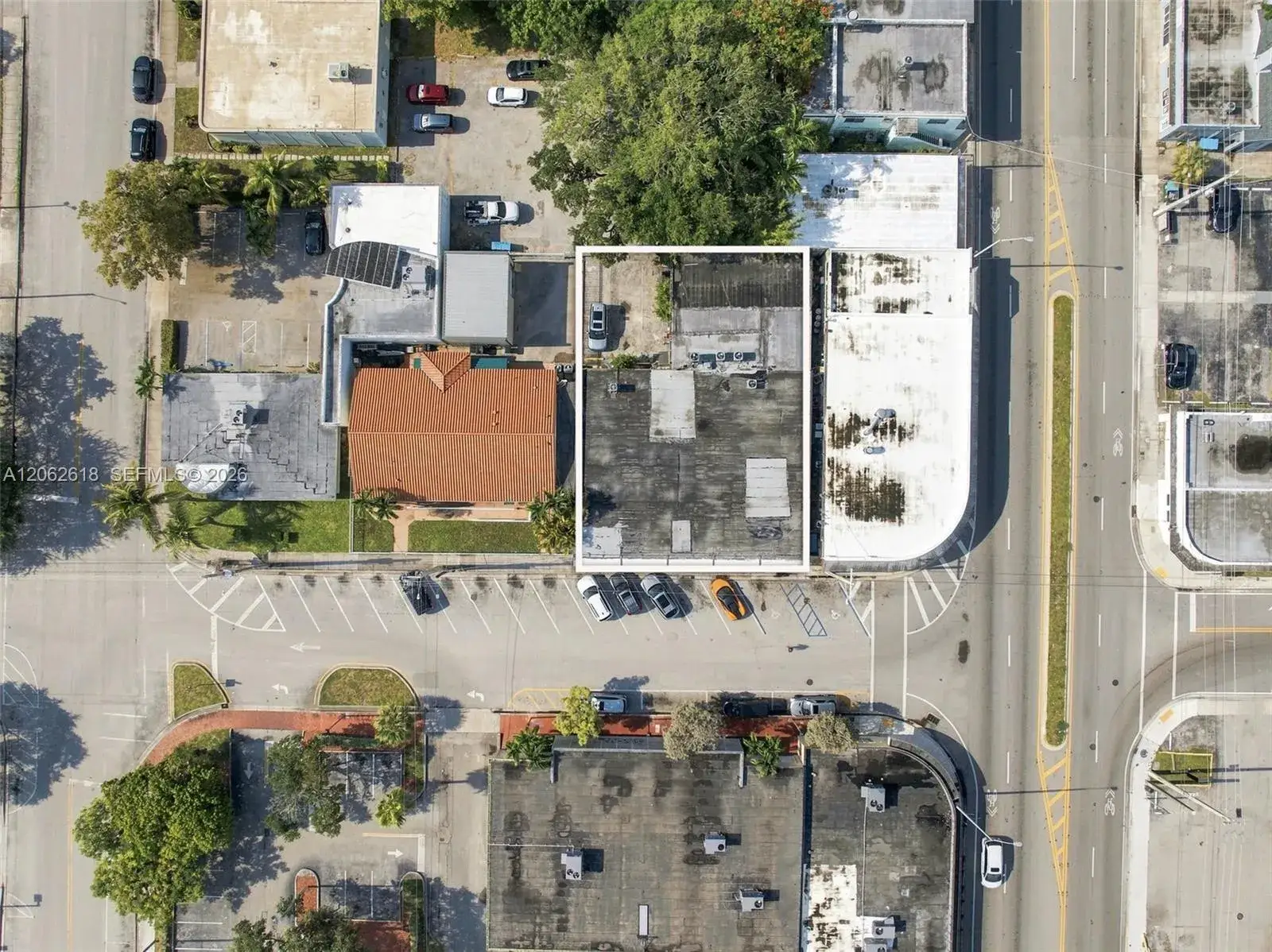 Commercial Sale for sale at 610 NE 124th St, North Miami FL 33161