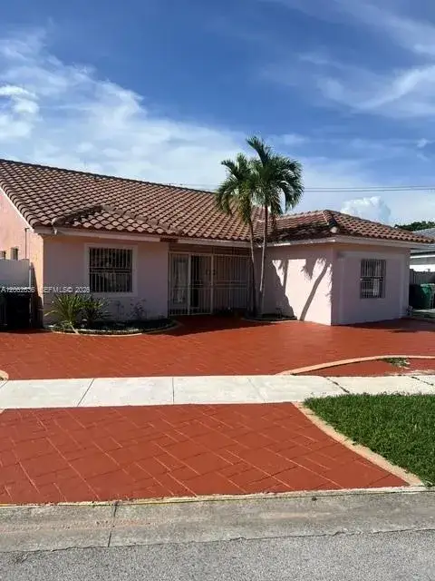 3 bedroom 3 bath Residential for sale at 15253 SW 56th Ter, Miami FL 33193
