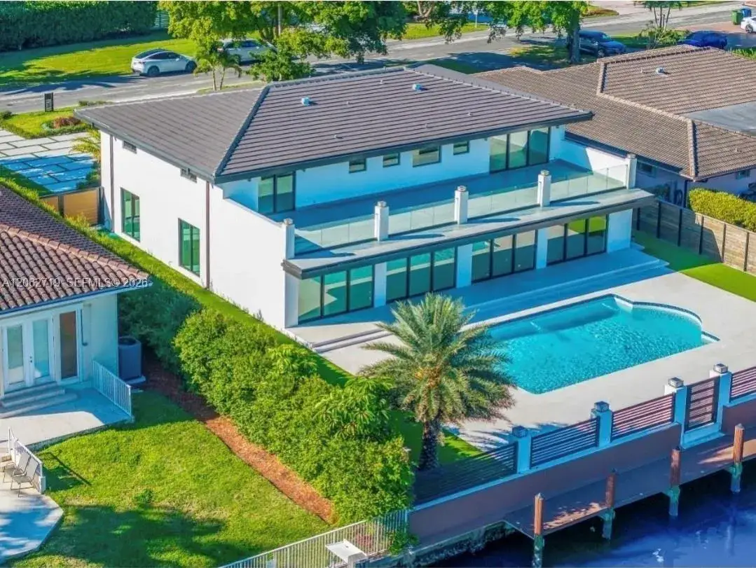 5 bedroom 4 bath Residential for sale at 406 Holiday Dr, Hallandale Beach FL 33009
