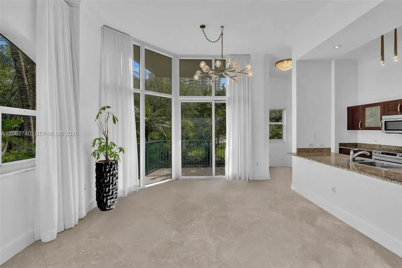 20000 E Country Club Dr # 110, Aventura FL 33180