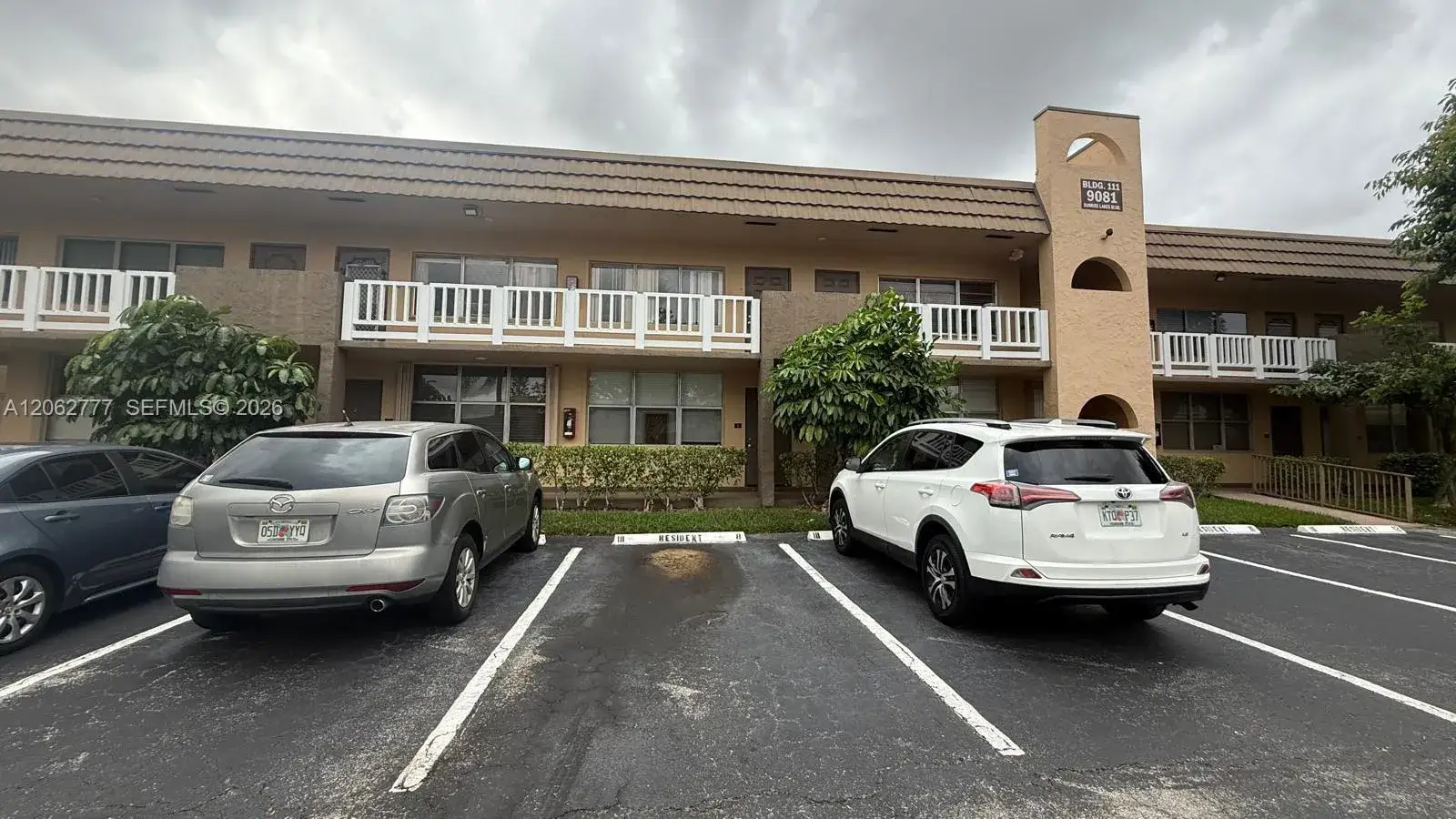 1 bedroom 1 bath Residential for sale at 9081 Sunrise Lakes Blvd # 105, Sunrise FL 33322