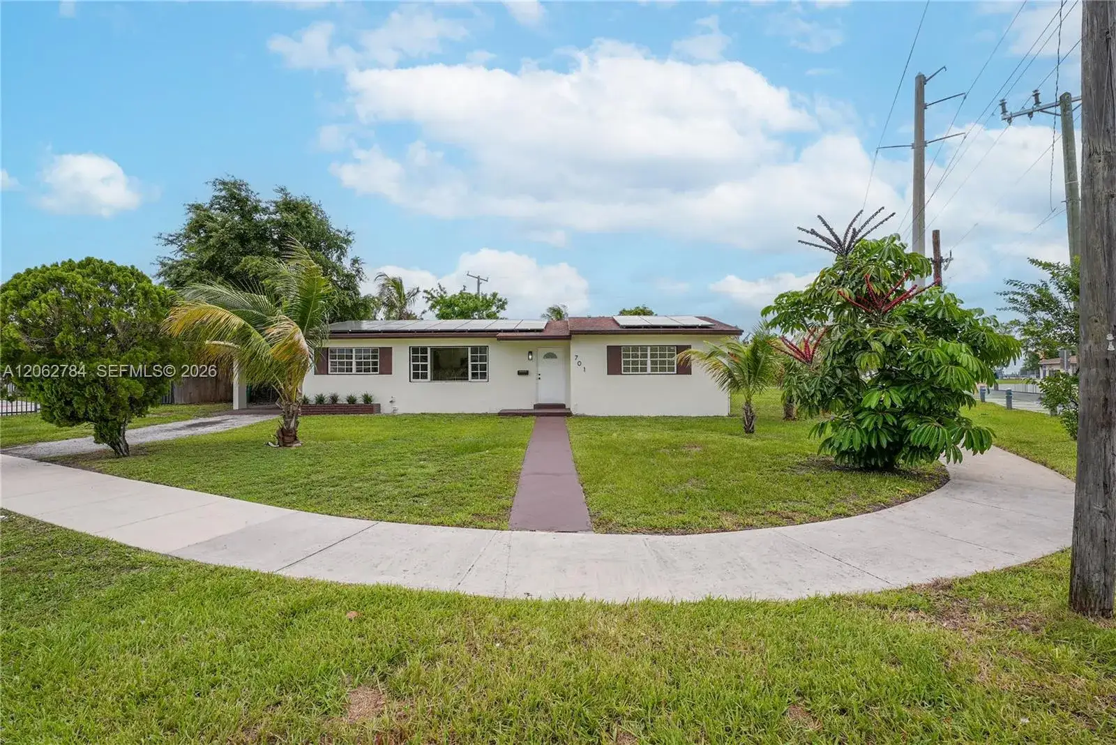 4 bedroom 2 bath Residential for sale at 701 NW 176th terrace, Miami Gardens FL 33169