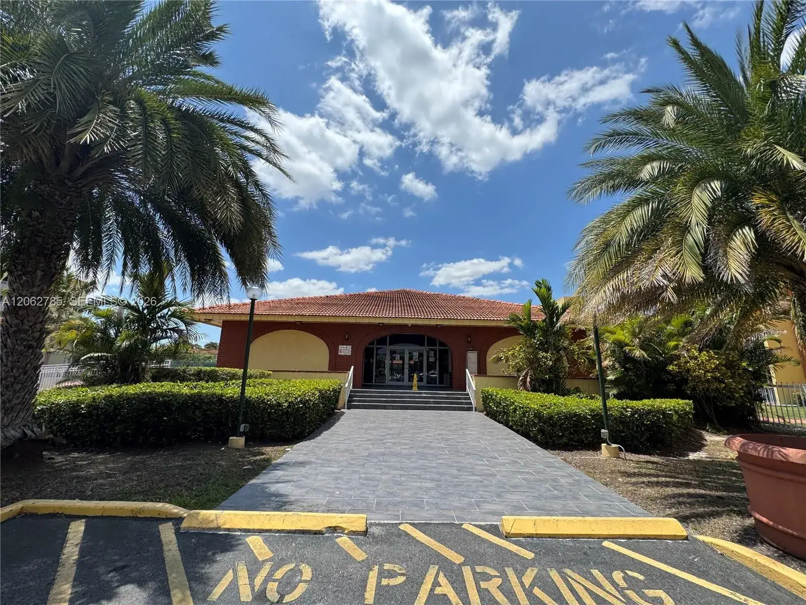 1 bedroom 1 bath Residential Lease for rent at 7010 NW 186th St # 418, Hialeah FL 33015