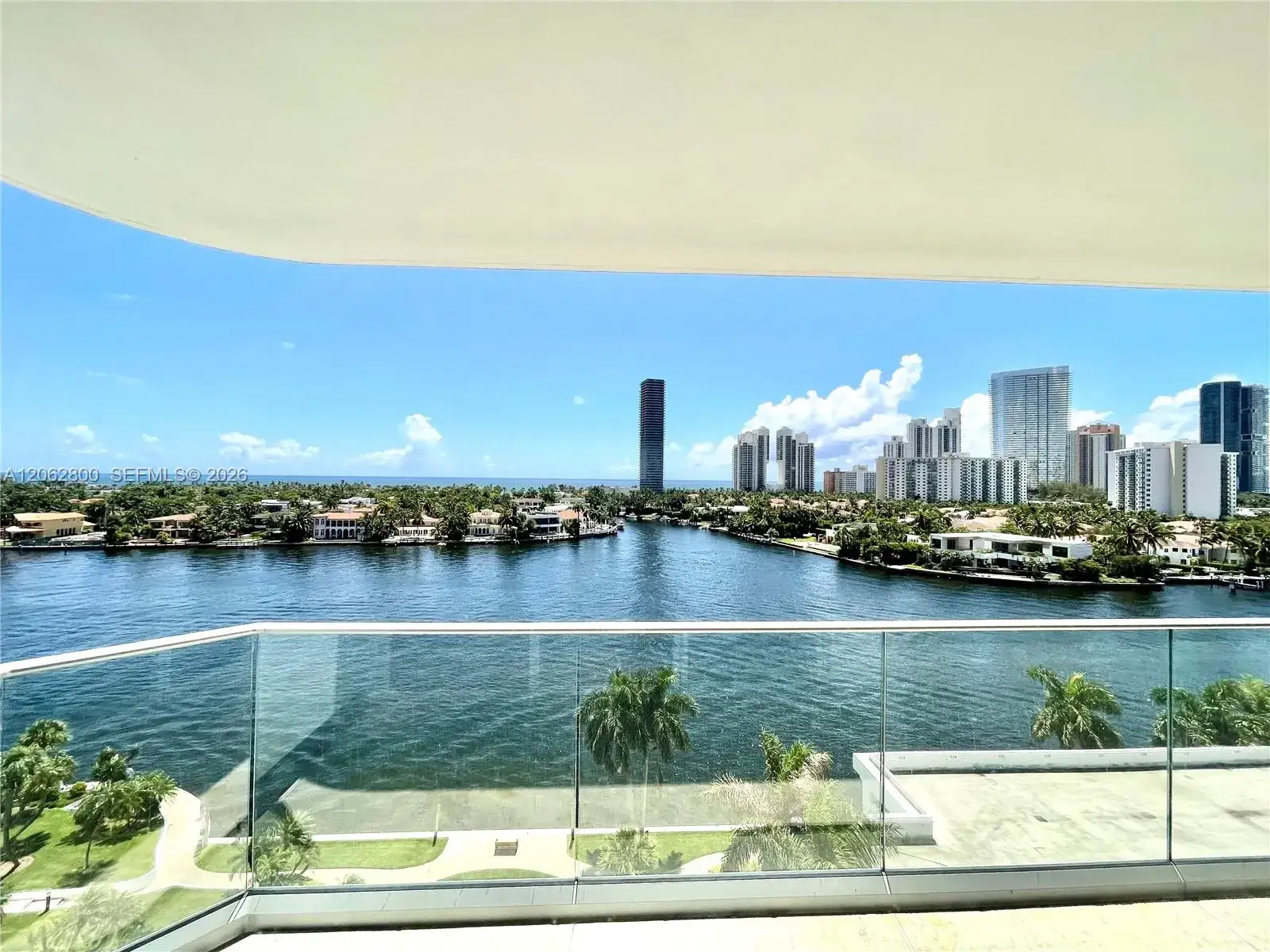 3 bedroom 2 bath Residential Lease for rent at 19707 Turnberry Way # 10E, Aventura FL 33180
