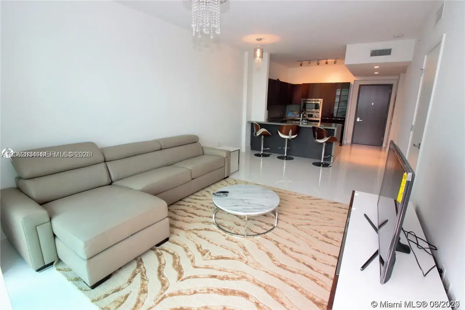 1 bedroom 1 bath Residential Lease for rent at 1080 Brickell Ave # 3403, Miami FL 33131