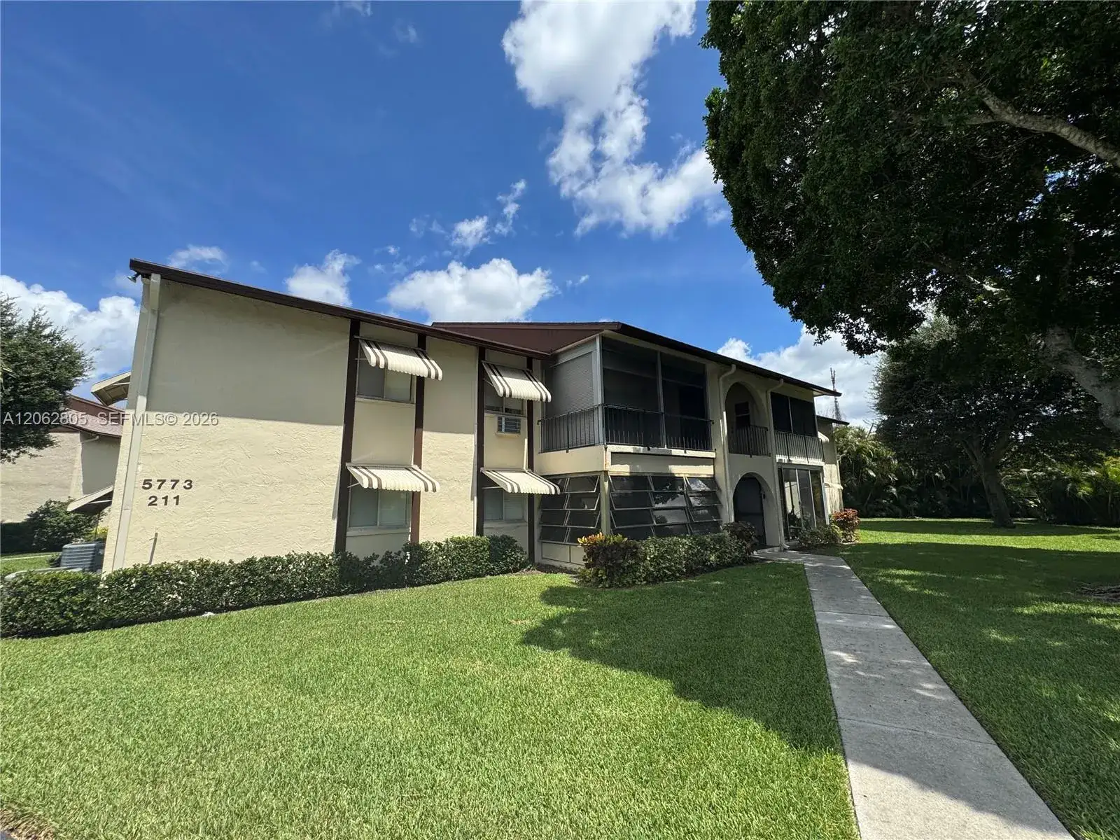 2 bedroom 2 bath Residential for sale at 5773 La Pinata Blvd # 1, Green Acres FL 33463