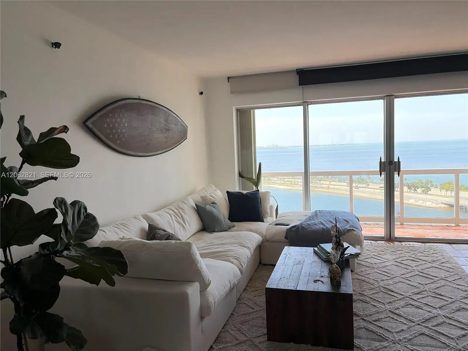 1 bedroom 1 bath Residential Lease for rent at 2451 Brickell Ave # 17U, Miami FL 33129