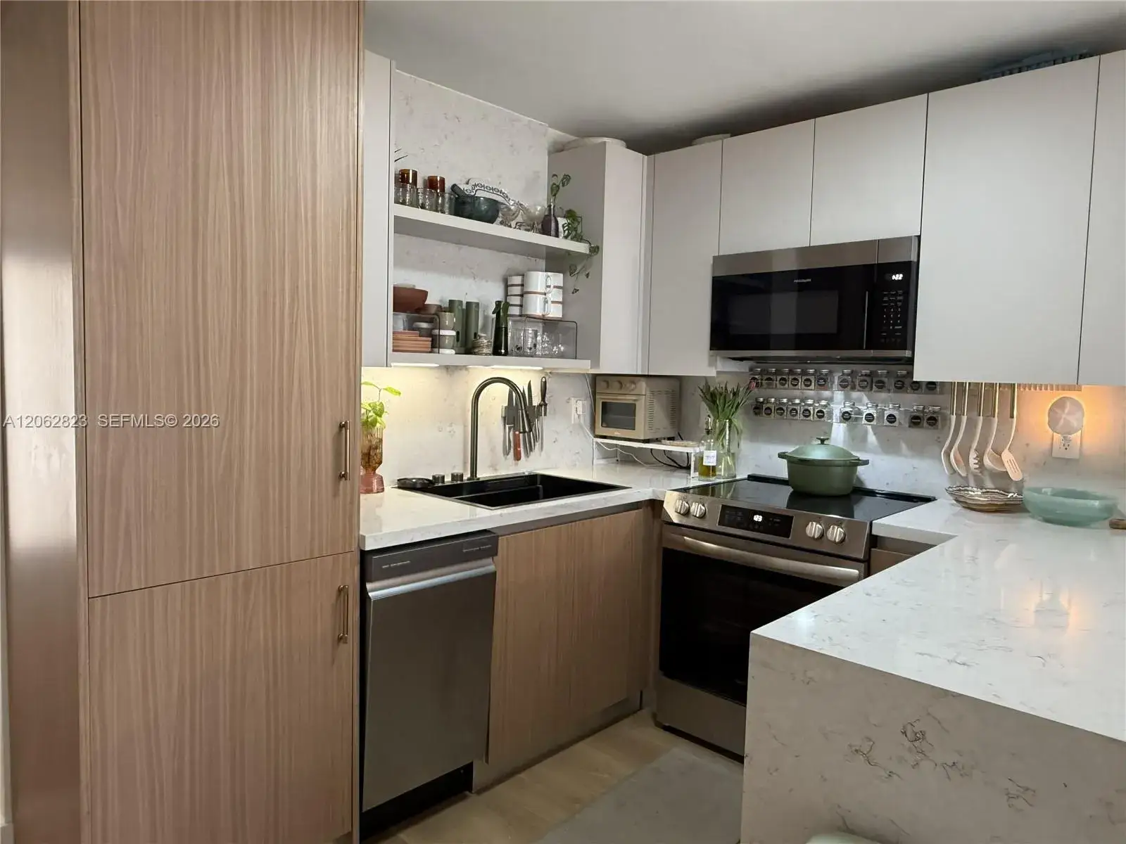 2 bedroom 2 bath Residential Lease for rent at 1666 West Ave # 305, Miami Beach FL 33139