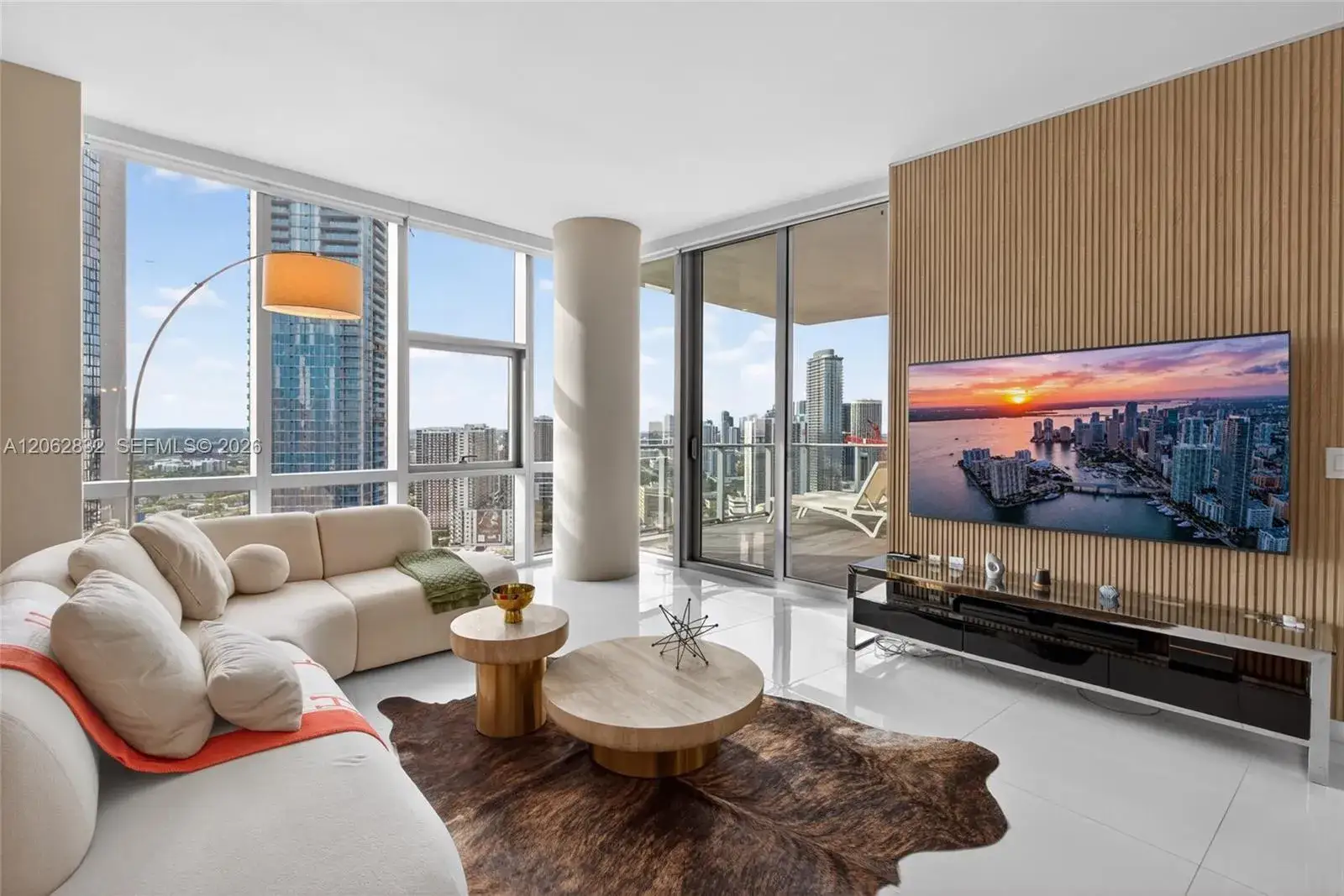 3 bedroom 4 bath Residential Lease for rent at 851 NE 1st Ave # 3201, Miami FL 33132