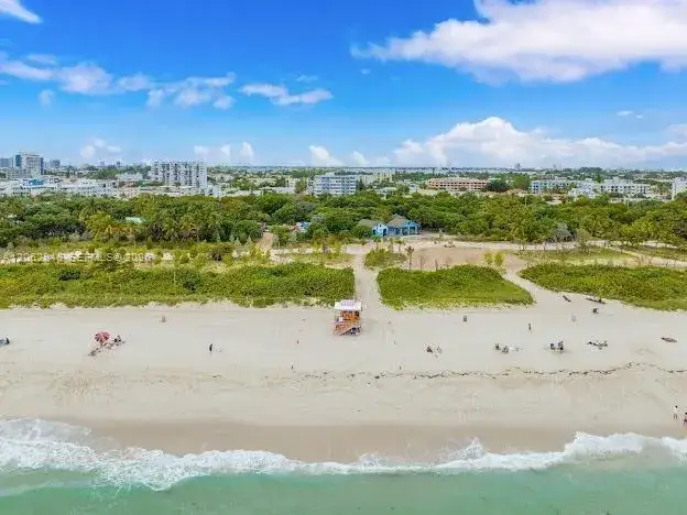 1 bedroom 1 bath Residential for sale at 7921 Byron Ave # 404, Miami Beach FL 33141