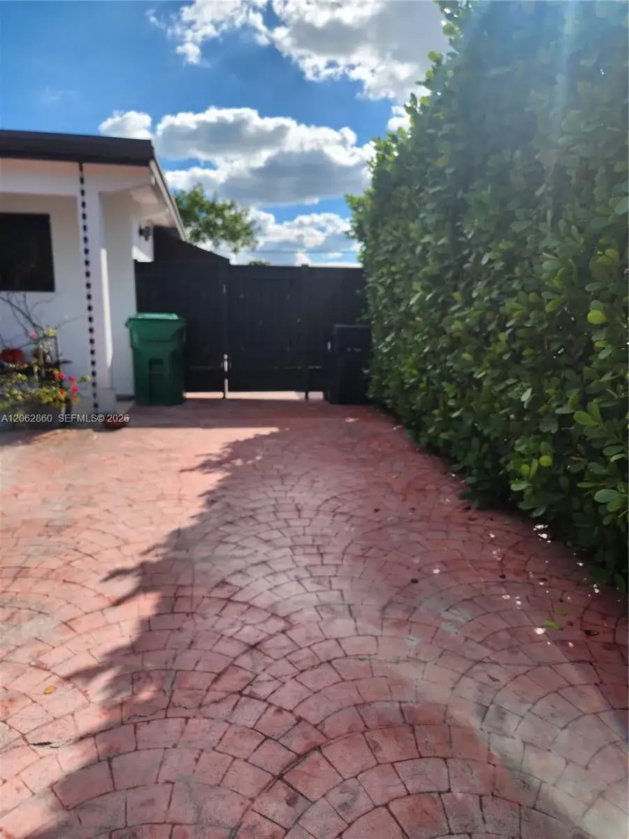 1 bath Residential Lease for rent at 10020 SW 213th Ter # 0, Cutler Bay FL 33189