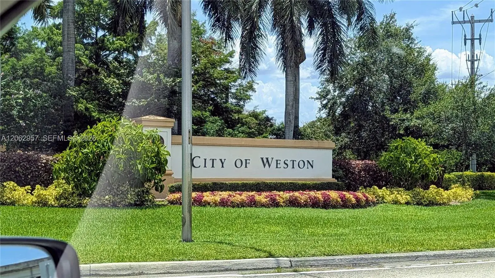 4 bedroom 2 bath Residential for sale at 2231 N Cordoba Bnd, Weston FL 33327