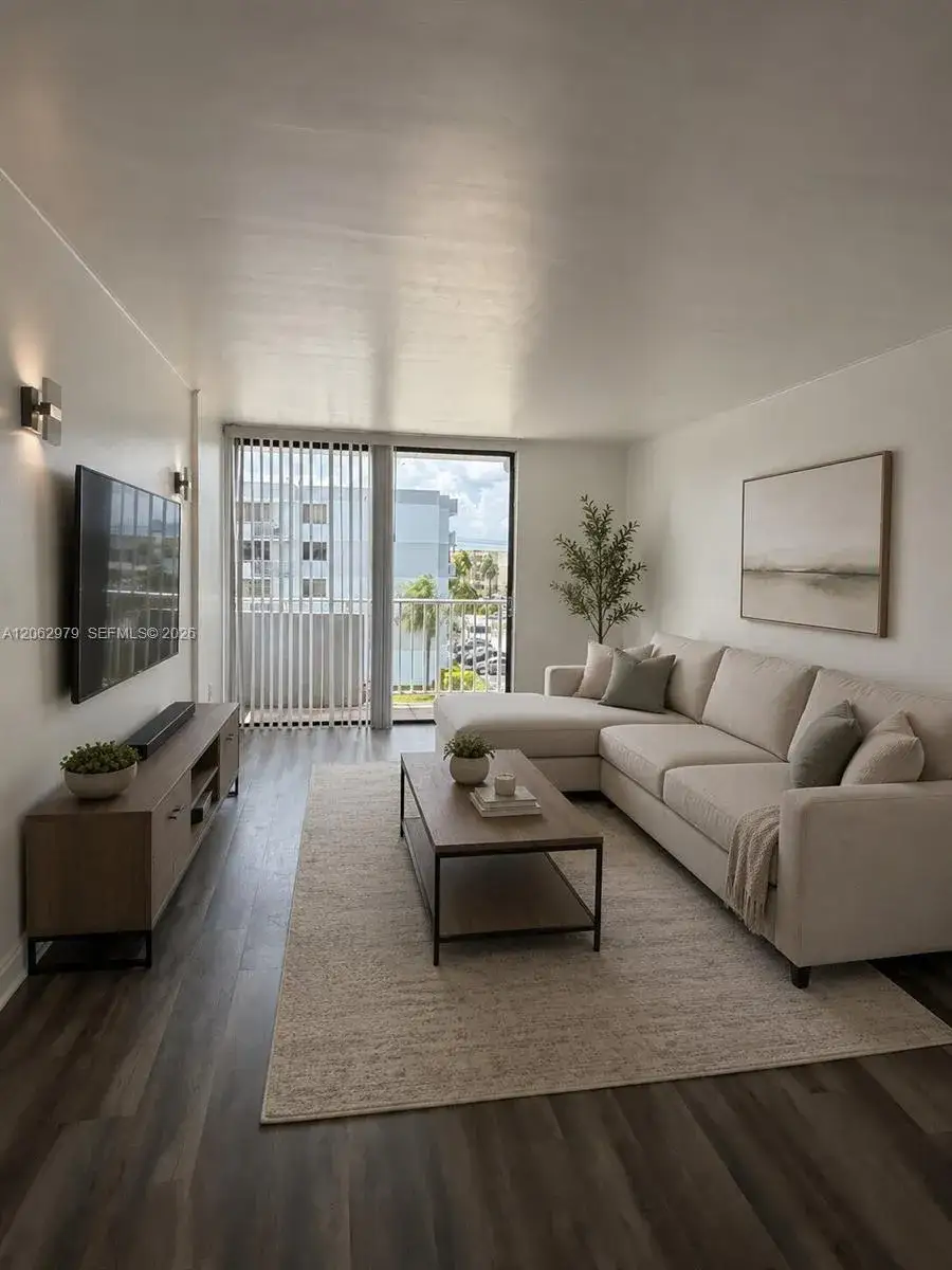 2 bedroom 2 bath Residential Lease for rent at 8261 NW 8th St # 434, Miami FL 33126