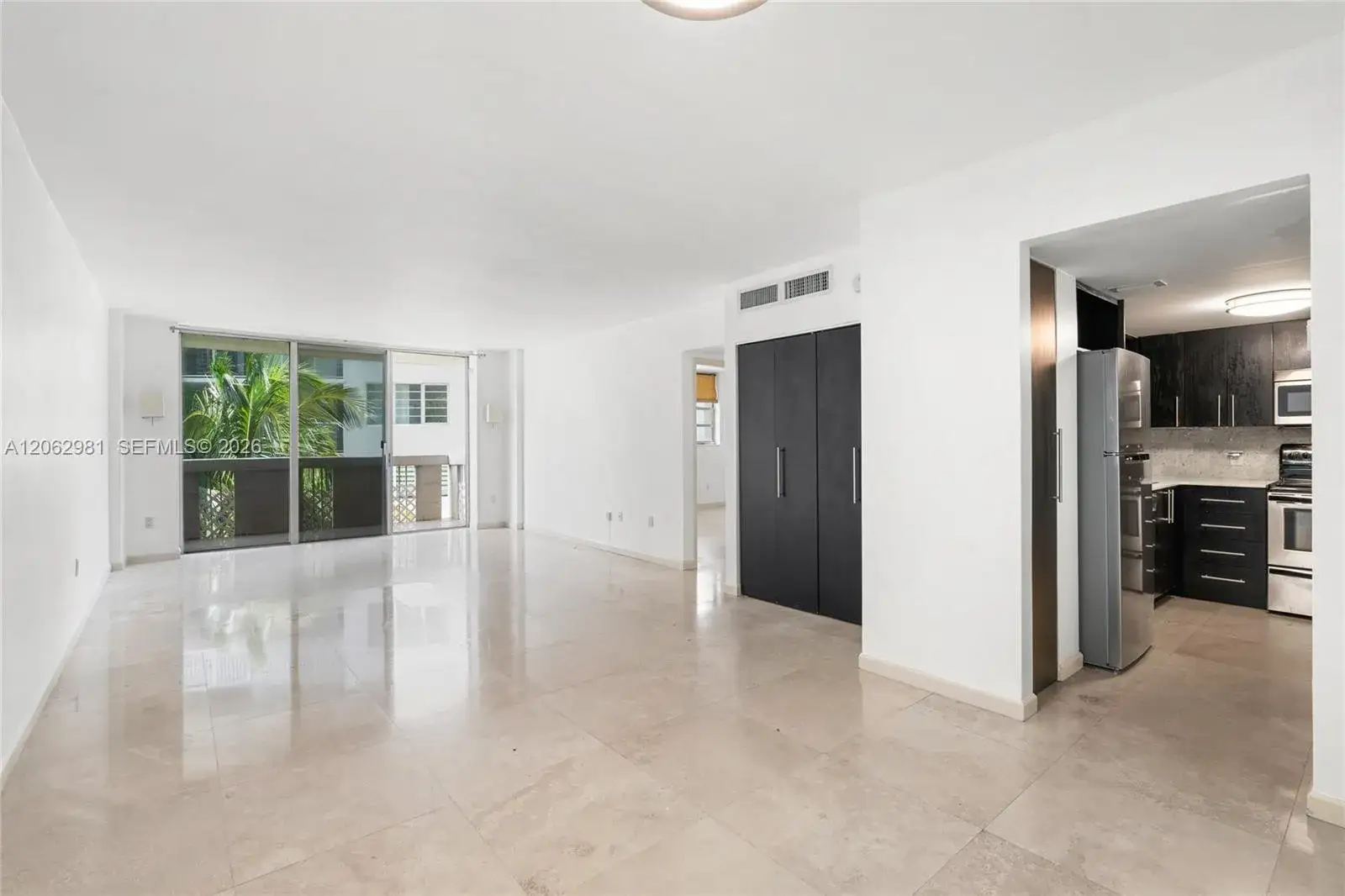 1 bedroom 1 bath Residential Lease for rent at 800 West Ave # 336, Miami Beach FL 33139