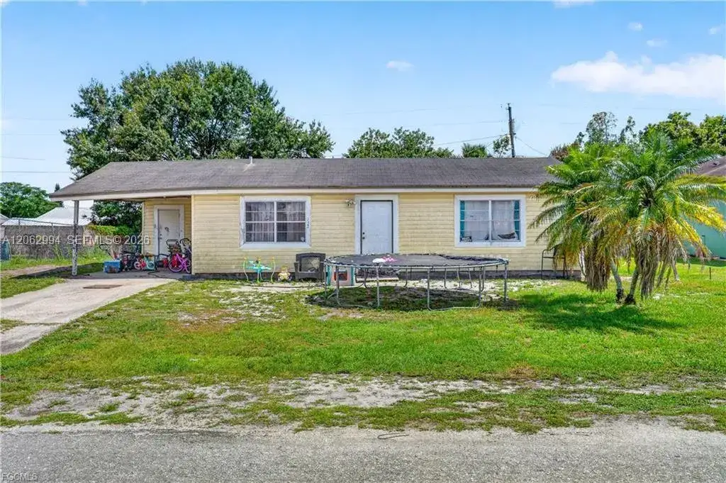 3 bedroom 2 bath Residential for sale at 1132 Kentucky Ave, Clewiston FL 33440