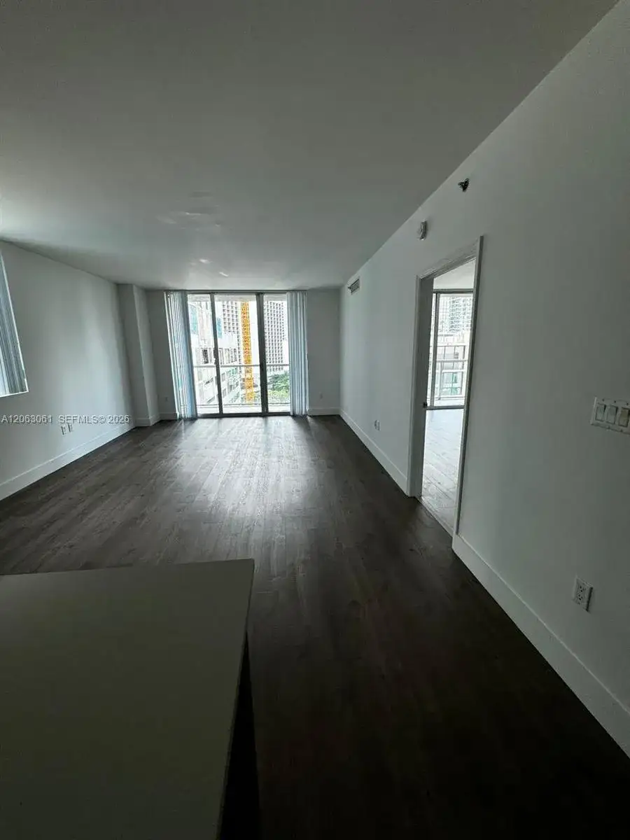 2 bedroom 2 bath Residential Lease for rent at 500 Brickell Ave # 1207, Miami FL 33131