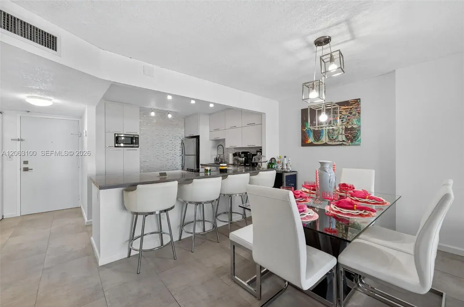 1 bedroom 1 bath Residential for sale at 2851 NE 183rd St # 605E, Aventura FL 33160