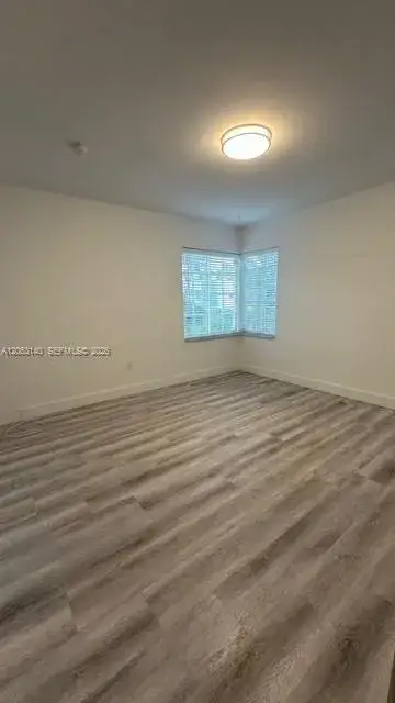1 bedroom 1 bath Residential Lease for rent at 729 MERIDIAN AV # 8, Miami Beach FL 33139