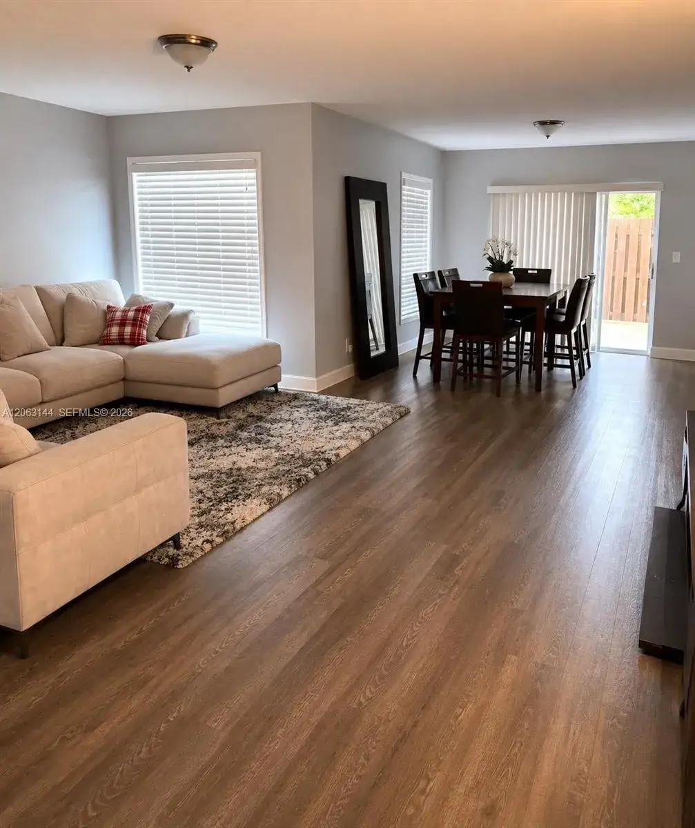 3 bedroom 2 bath Residential for sale at 4771 Grapevine Way, Davie FL 33331