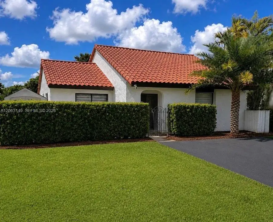 2 bedroom 2 bath Residential for sale at 13396 SW 115th Ter, Miami FL 33186