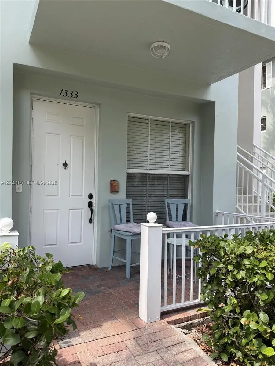 1 bedroom 1 bath Residential Lease for rent at 1333 SW 4th Ct # 1333, Fort Lauderdale FL 33312