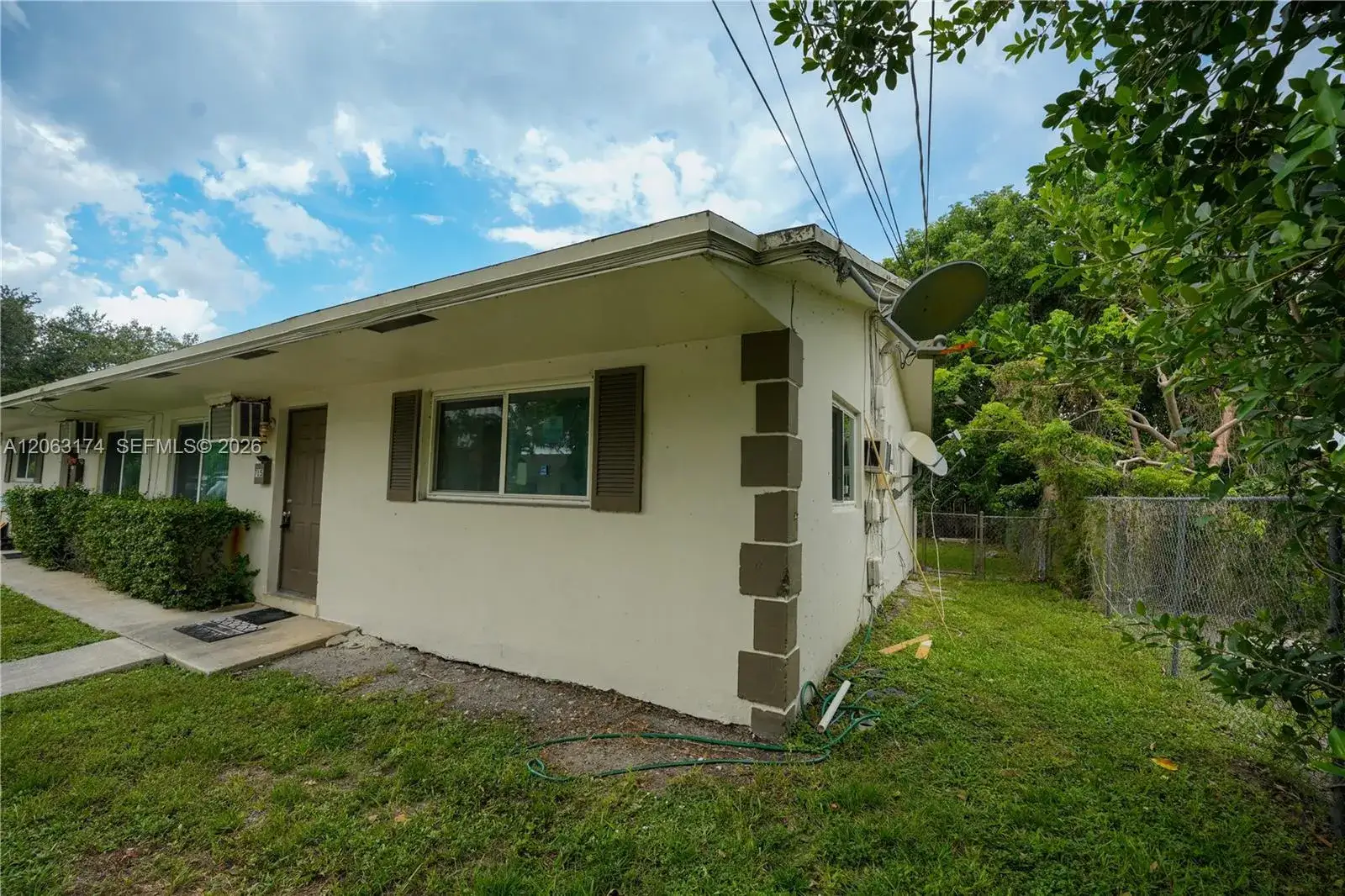 2 bedroom 1 bath Residential Lease for rent at 715 N 58th Ave # 1, Hollywood FL 33021