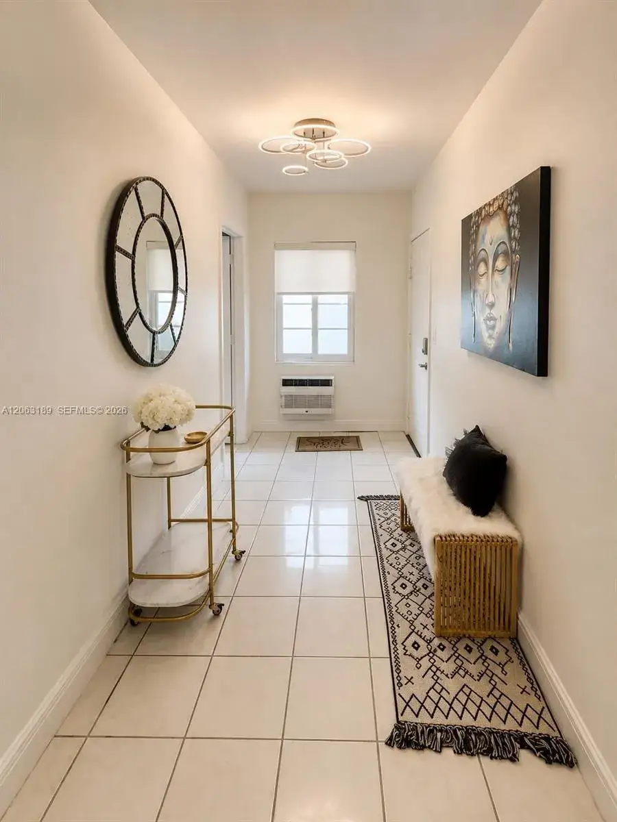 2 bedroom 1 bath Residential Lease for rent at 951 Jefferson Ave # 4, Miami Beach FL 33139