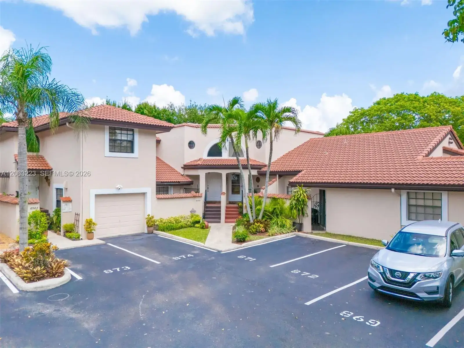 2 bedroom 2 bath Residential for sale at 8987 W Sunrise Blvd, Plantation FL 33322