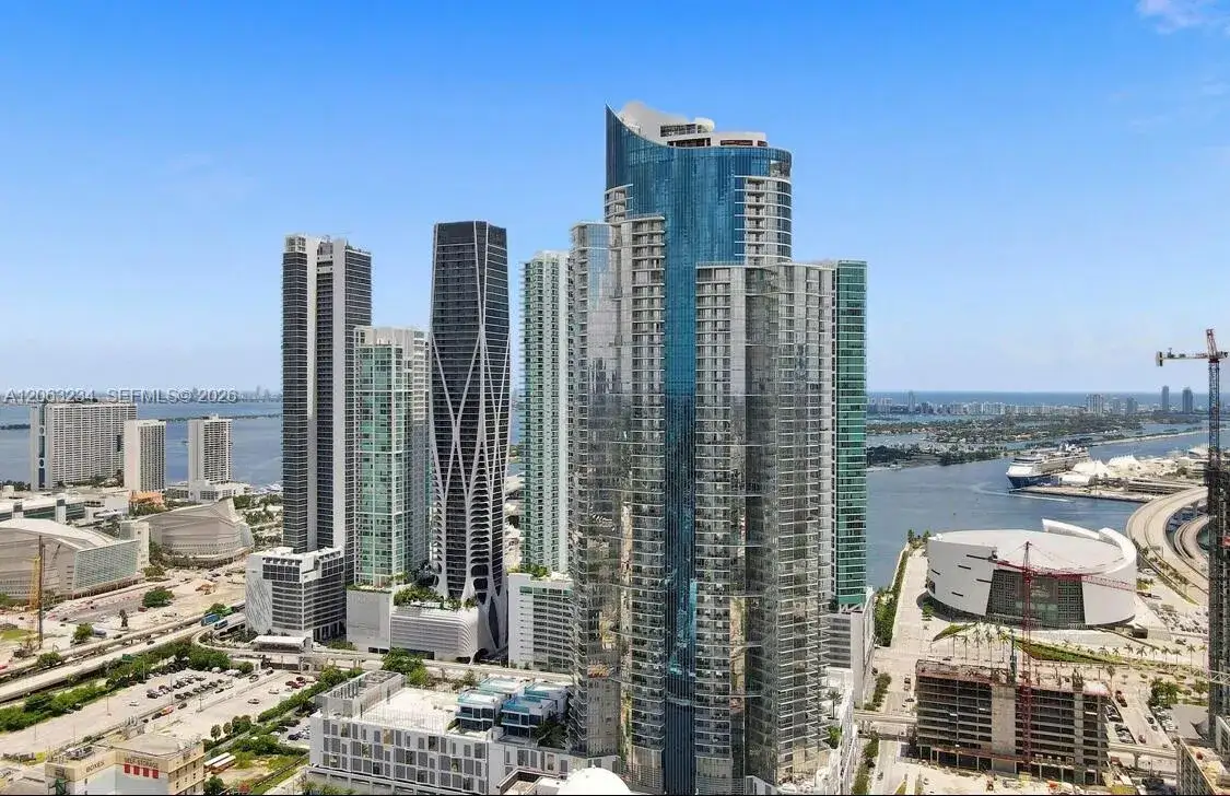 1 bedroom 2 bath Residential for sale at 851 NE 1st Ave # 3510, Miami FL 33132