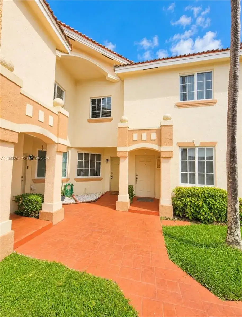 3 bedroom 2 bath Residential for sale at 8356 NW 10th St # 6D, Miami FL 33126