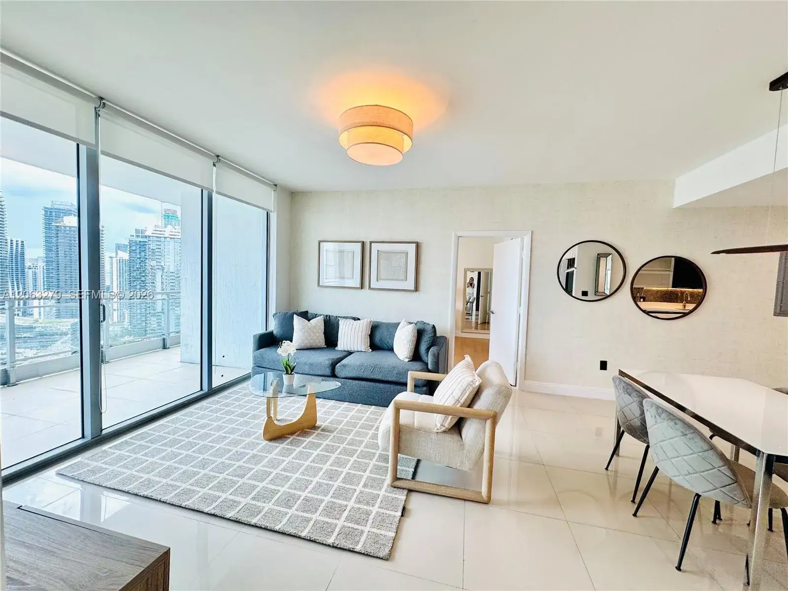 2 bedroom 2 bath Residential Lease for rent at 90 SW 3rd St # 3902, Miami FL 33130