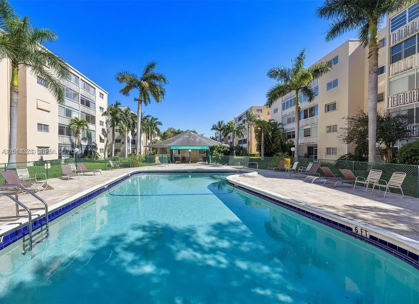 2 bedroom 2 bath Residential Lease for rent at 218 NE 12th Ave # 507, Hallandale Beach FL 33009