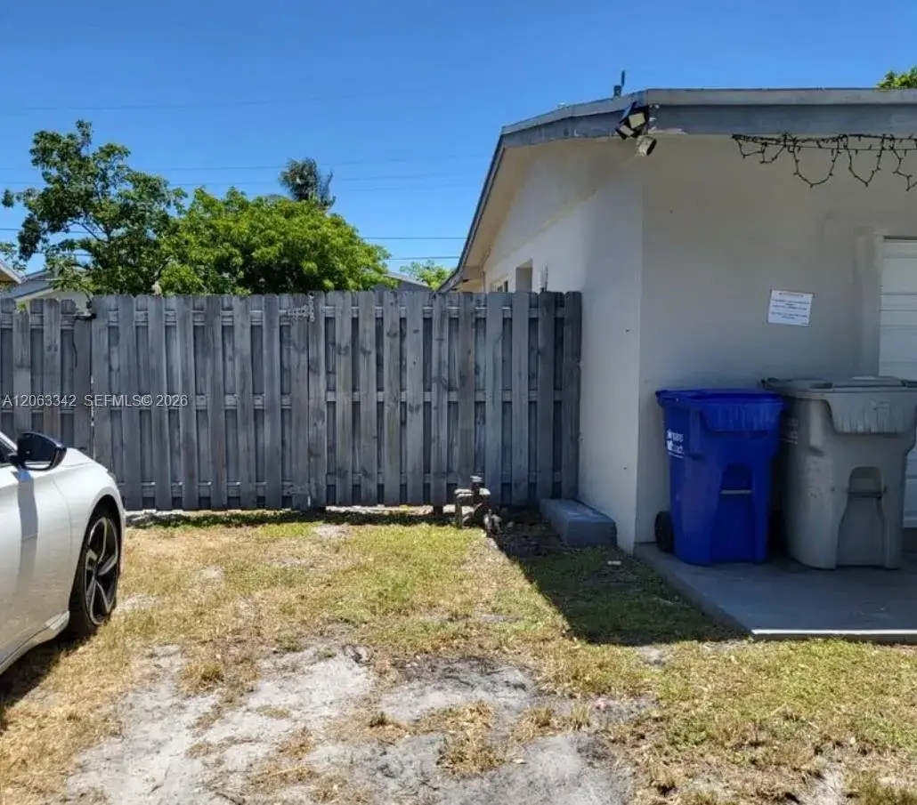 1 bath Residential Lease for rent at 3700 NE 13th Ter # 1, Pompano Beach FL 33064