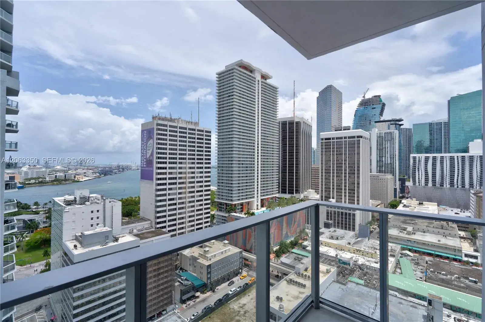 1 bedroom 1 bath Residential for sale at 227 NE 2nd St # 2500, Miami FL 33132