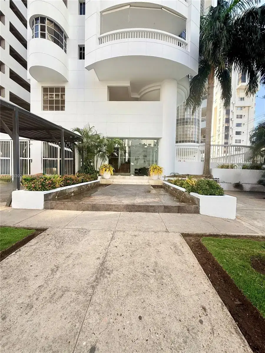 3 bedroom 6 bath Residential for sale at Carrera 4 No. 8-14 Bocagrande # A, FL