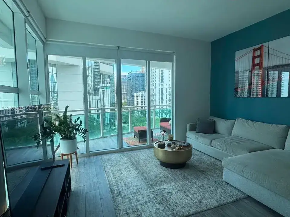2 bedroom 2 bath Residential Lease for rent at 951 Brickell Ave # 910, Miami FL 33131