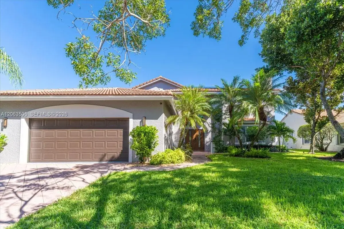 5 bedroom 3 bath Residential for sale at 347 Fairmont Rd, Weston FL 33326
