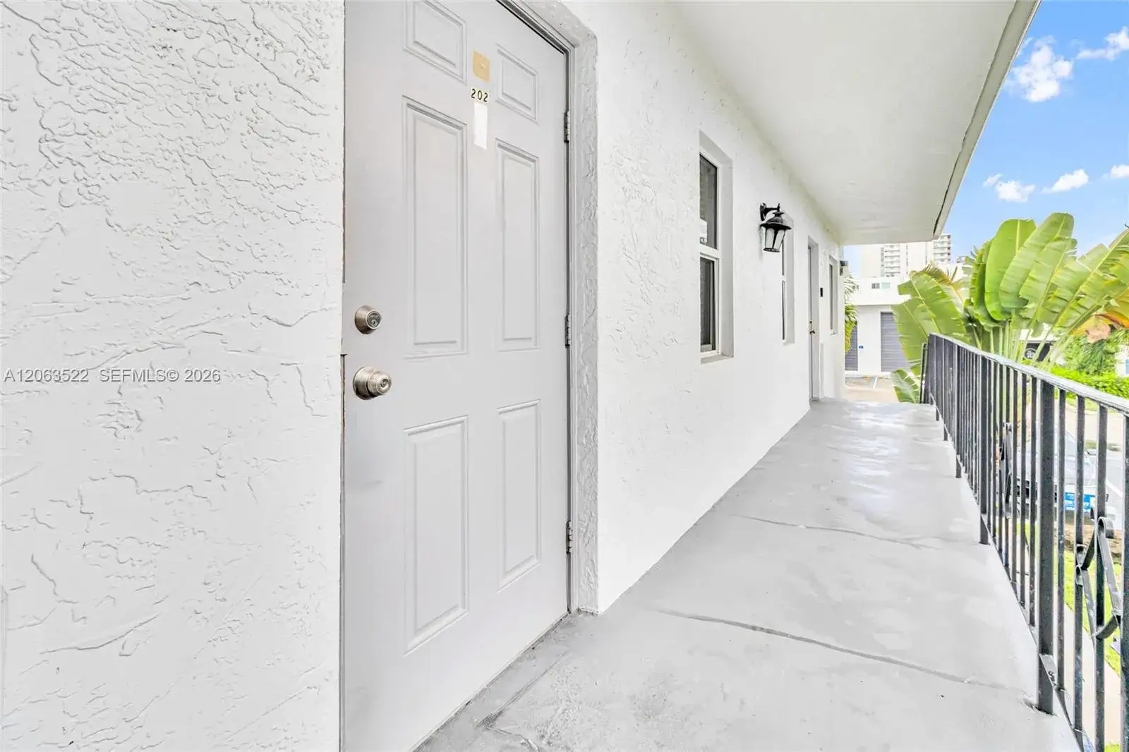 2 bedroom 1 bath Residential Lease for rent at 711 NE 2nd Ave # 202, Fort Lauderdale FL 33304