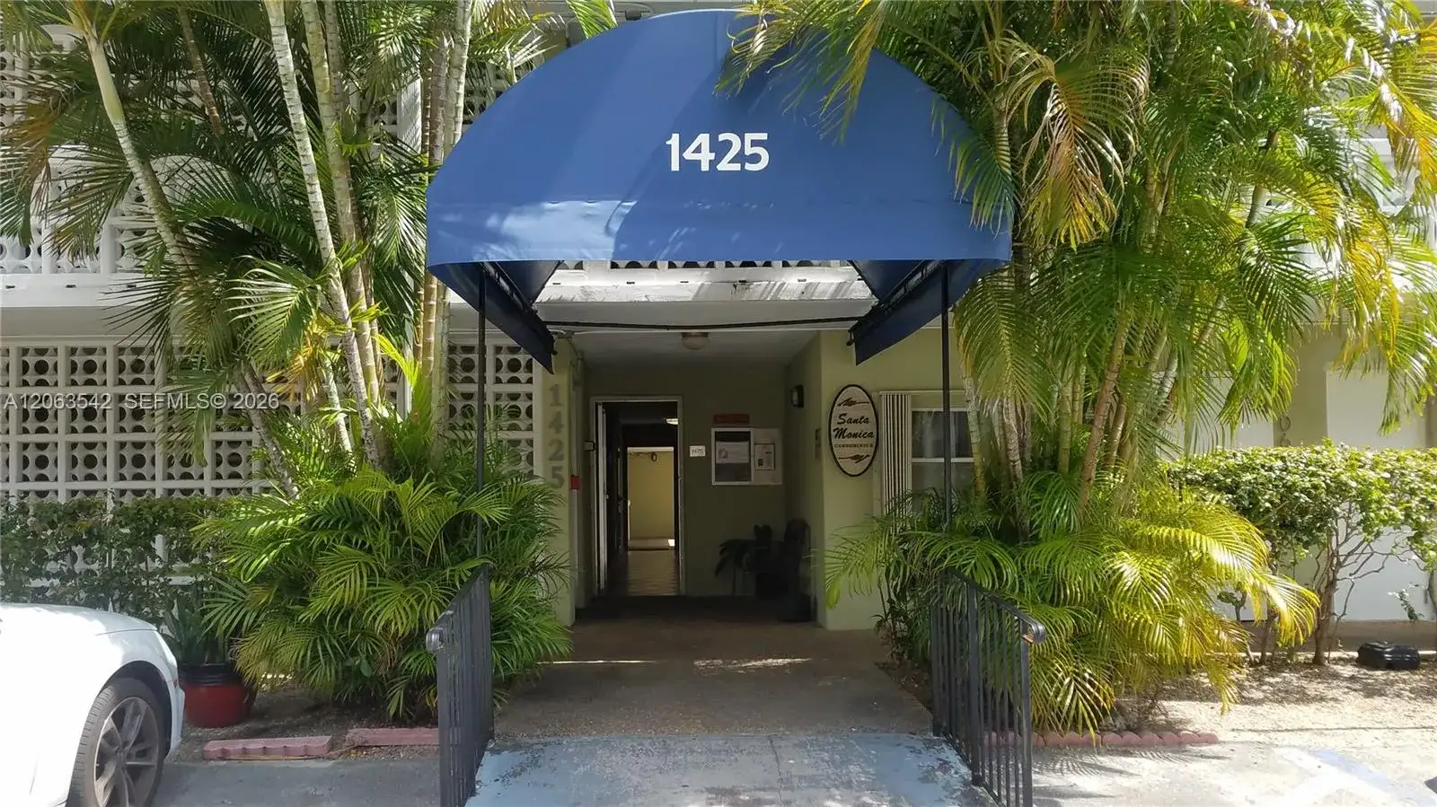 2 bedroom 2 bath Residential for sale at 1425 Arthur St # 216B, Hollywood FL 33020