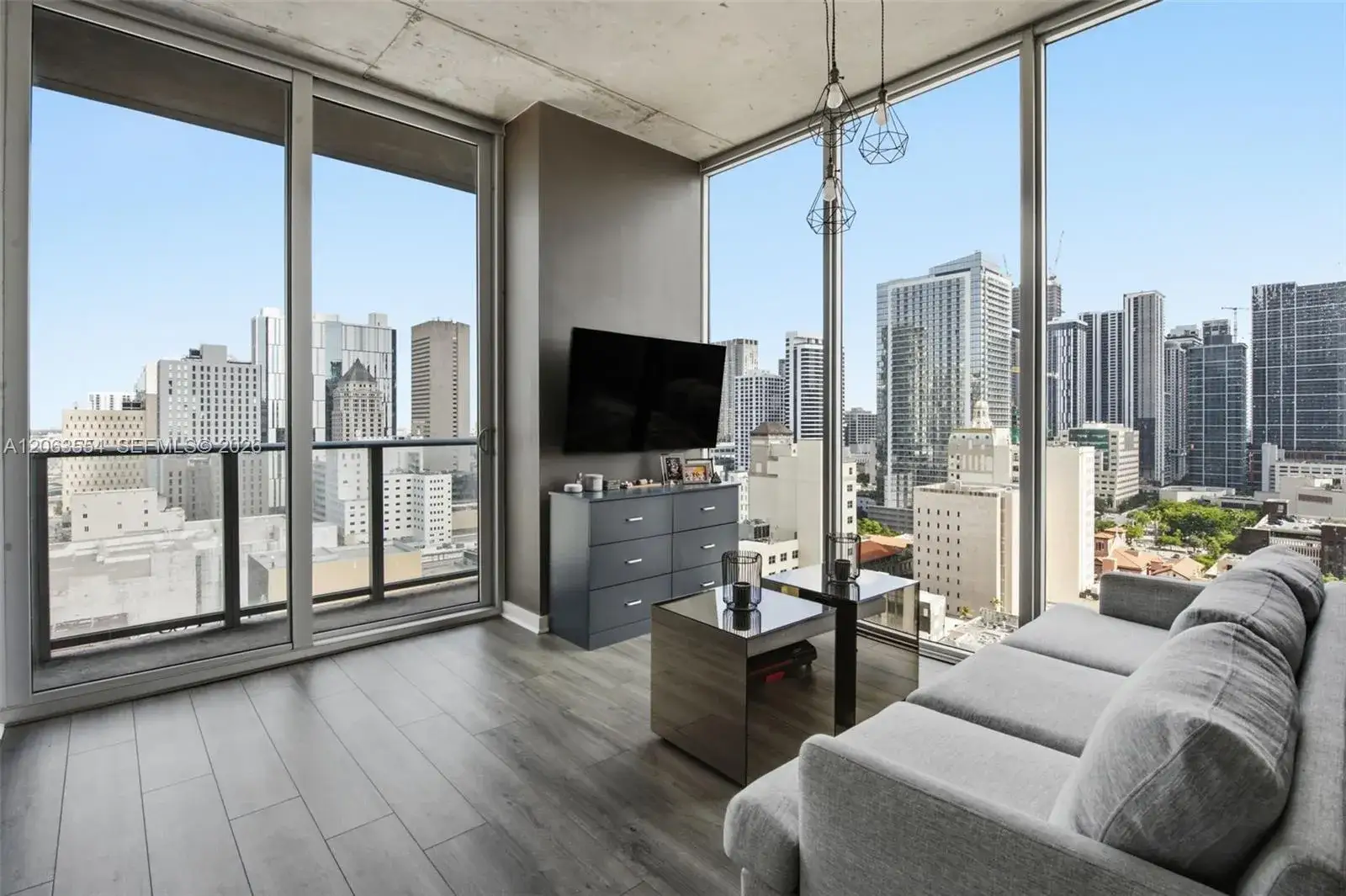 1 bedroom 1 bath Residential for sale at 151 SE 1st St # 1910, Miami FL 33131