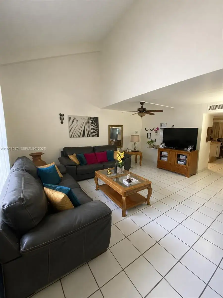 2 bedroom 2 bath Residential for sale at 633 N University Dr # 14, Plantation FL 33324
