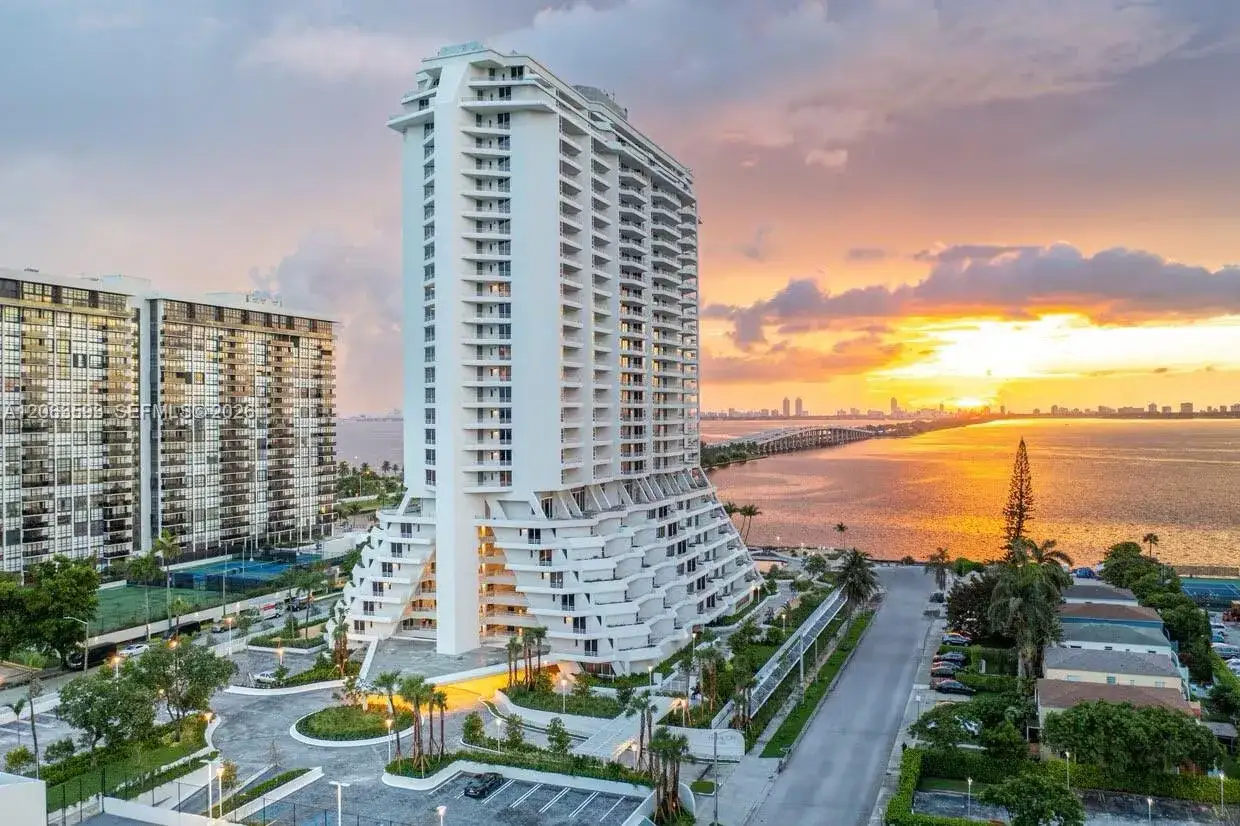 3 bedroom 3 bath Residential Lease for rent at 555 NE 34th St # 401, Miami FL 33137
