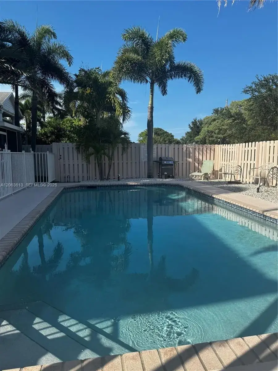 1 bedroom 1 bath Residential Lease for rent at 4517 NE 21st Ave # 2, Fort Lauderdale FL 33308