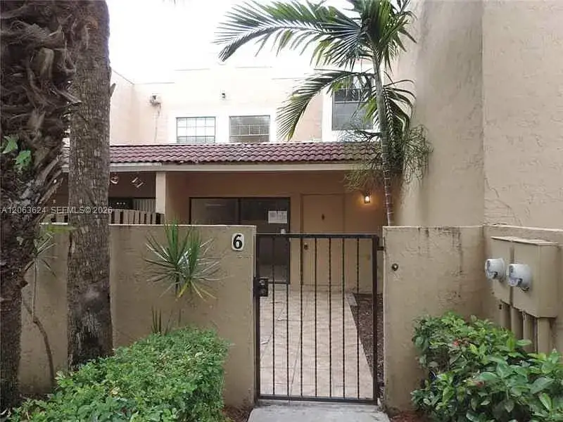 2 bedroom 2 bath Residential for sale at 10475 SW 153rd Ct # 6, Miami FL 33196