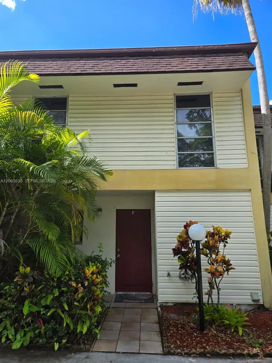 3 bedroom 2 bath Residential Lease for rent at 3320 Simms # 11F, Hollywood FL 33021