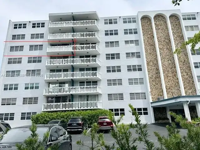 2 bedroom 2 bath Residential for sale at 401 NE 14th Ave # 602, Hallandale Beach FL 33009